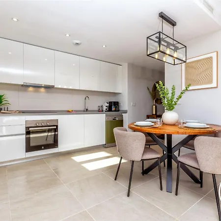 Vivi Homes - Family Retreat - Terrace - Pool - Gym * Estepona