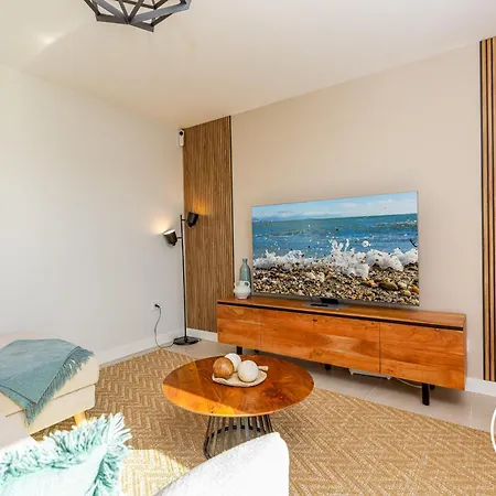 Vivi Homes - Family Retreat - Terrace - Pool - Gym Lejlighed